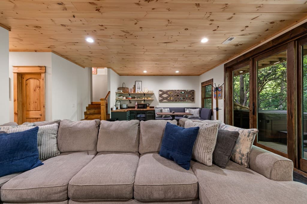 2634 Mountain Tops Road, Blue Ridge GA 30513 - Photo