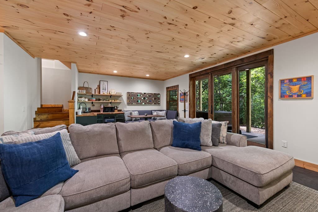 2634 Mountain Tops Road, Blue Ridge GA 30513 - Photo