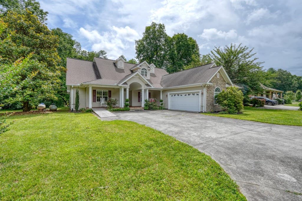 2187 Big Pine Drive, Hiawassee GA 30546 - Photo