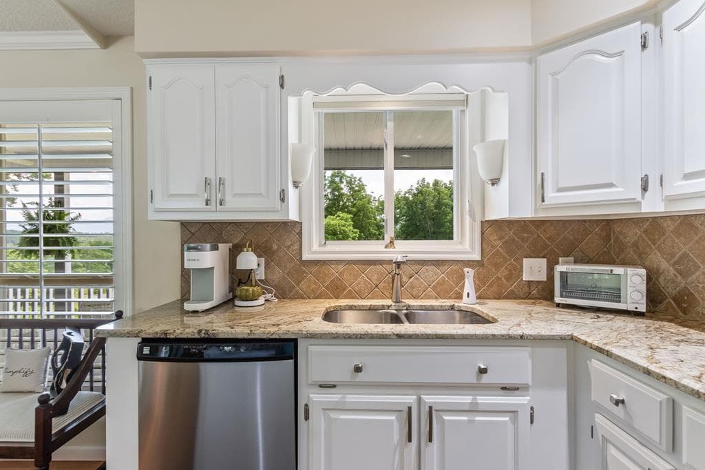 1938 Lakeview Summit Drive, Young Harris GA 30582 - Photo