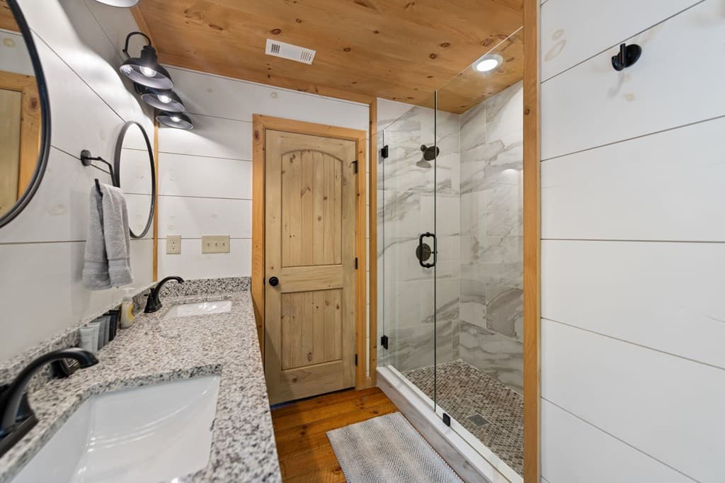 391 Little Bushy Head Road, Blue Ridge GA 30513 - Photo