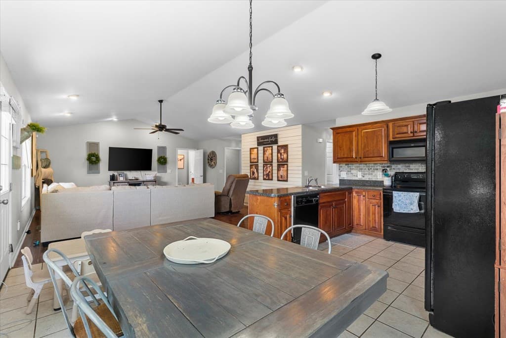 132 9th Avenue, Chatsworth GA 30705 - Photo