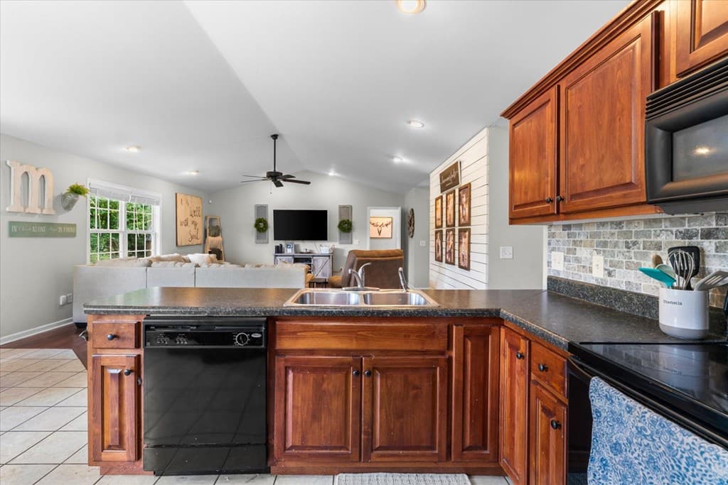 132 9th Avenue, Chatsworth GA 30705 - Photo