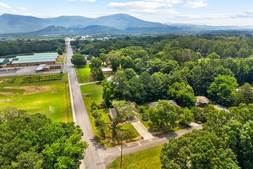 132 9th Avenue, Chatsworth GA 30705 - Photo