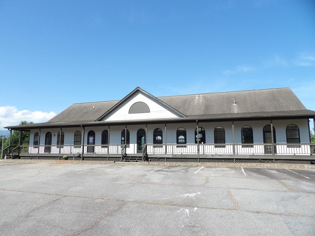 325 Big Sky Drive, Hiawassee GA 30546 - Primary photo