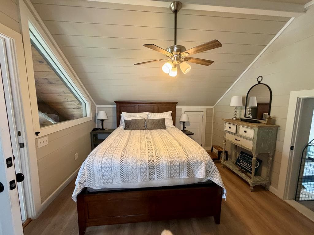 610 E Second Street, Blue Ridge GA 30513 - Photo