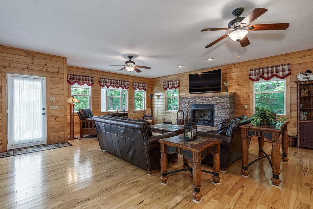 883 Village Road, Murphy NC 28906 - Photo