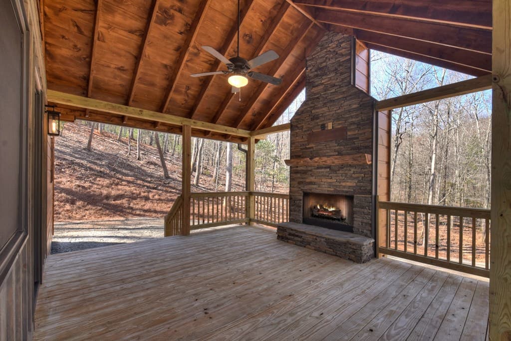 811 Mangums Trail, Blue Ridge GA 30513 - Photo