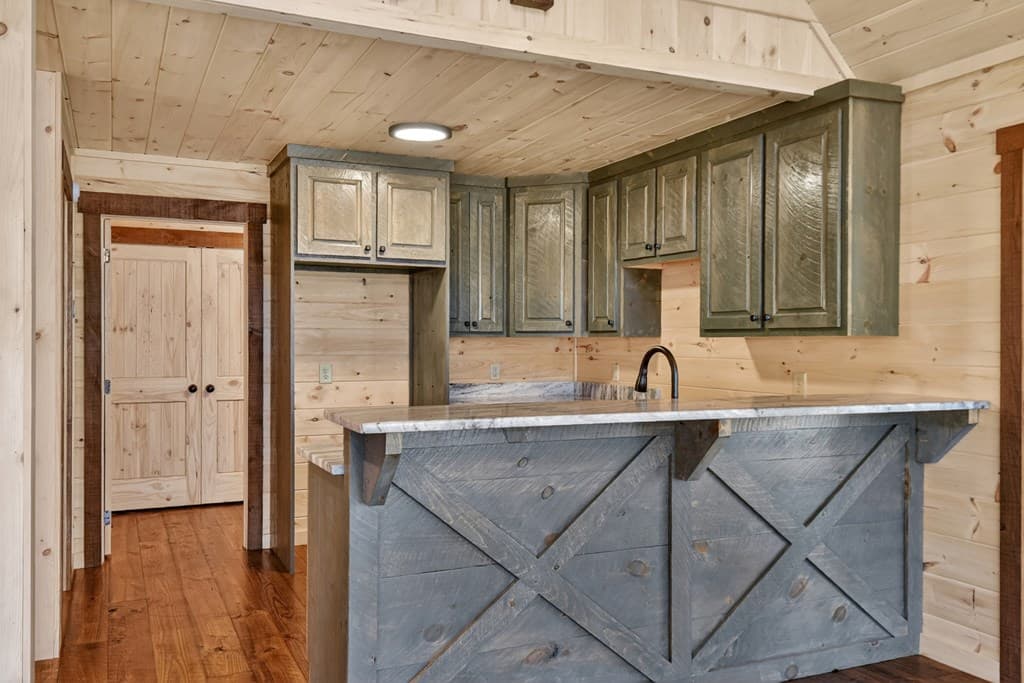 811 Mangums Trail, Blue Ridge GA 30513 - Photo