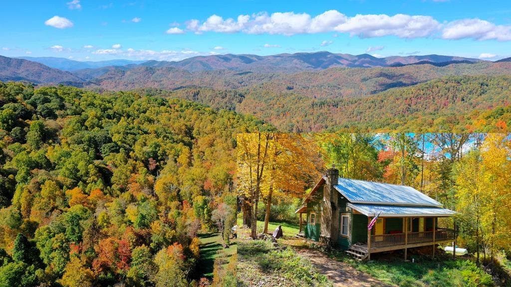 575 Vestal Cochran Road, Topton NC 28781 - Primary photo