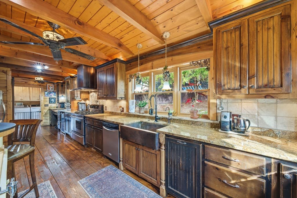 246 Adams Circle, Mineral Bluff GA 30559 - Photo