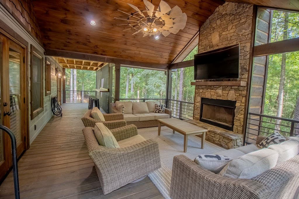 142 Timber Ridge Road, Blue Ridge GA 30513 - Photo