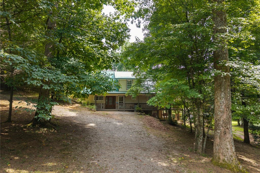 215 Dunn Mill Creek Road, Blue Ridge GA 30513 - Photo
