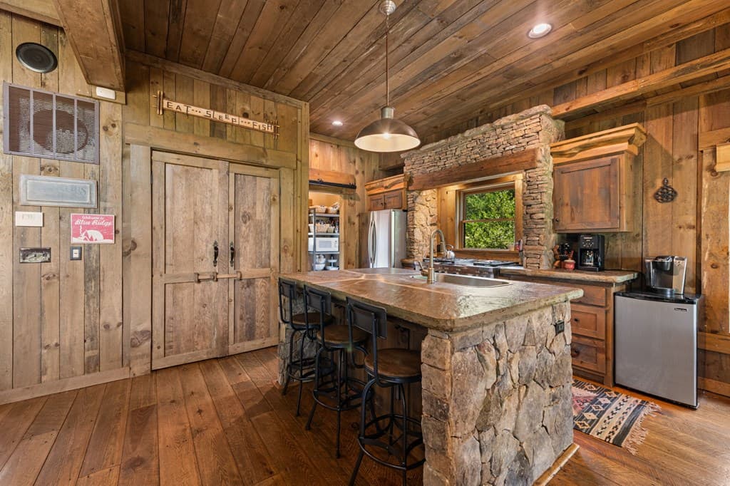 355 Old Camp Loop, Morganton GA 30560 - Photo