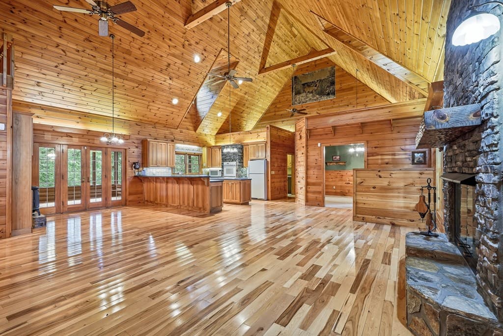 1347 Ivy Log Drive, Blairsville GA 30512 - Photo