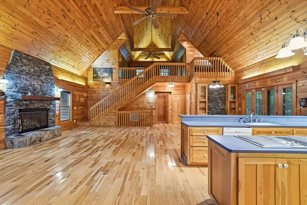 1347 Ivy Log Drive, Blairsville GA 30512 - Photo
