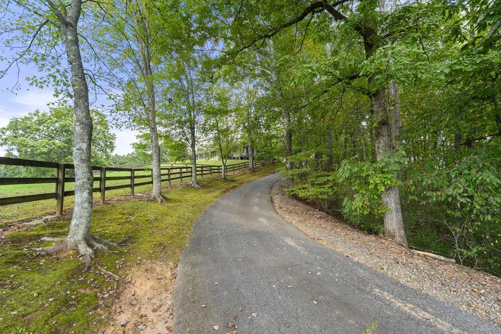 2653 Ben T Huiet Hwy, Clarkesville GA 30523 - Photo