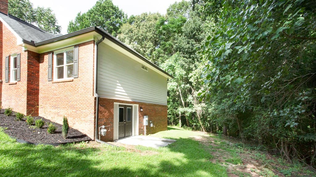 1055 Windridge Dr, Loganville GA 30052 - Photo