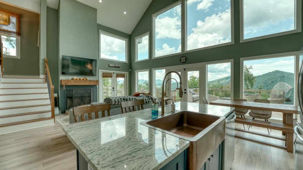 890 Hickory Drive, Mineral Bluff GA 30559 - Photo