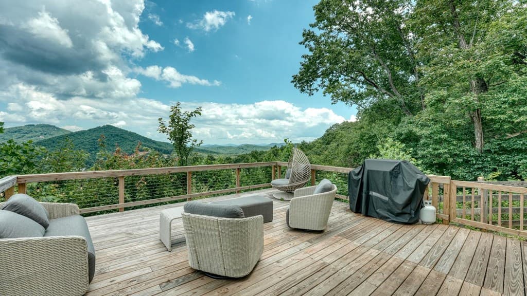 890 Hickory Drive, Mineral Bluff GA 30559 - Photo