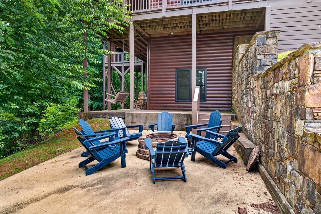 573 Weaver Creek Way, Blue Ridge GA 30513 - Photo