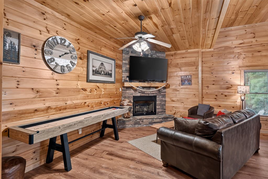 573 Weaver Creek Way, Blue Ridge GA 30513 - Photo