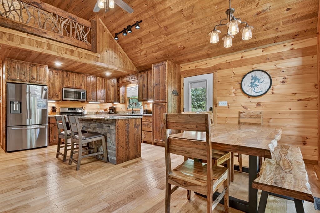 200 Forest View Lane, Mineral Bluff GA 30559 - Photo