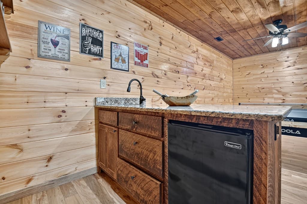 200 Forest View Lane, Mineral Bluff GA 30559 - Photo