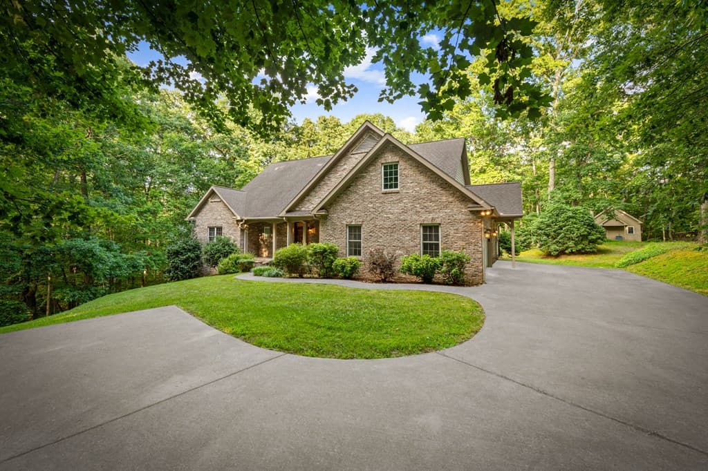 541 Davis Road, Blue Ridge GA 30513 - Photo