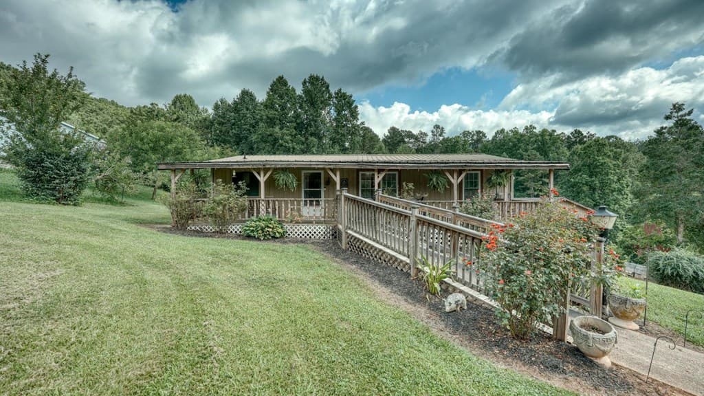 389 Nelson Circle, Blairsville GA 30512 - Photo