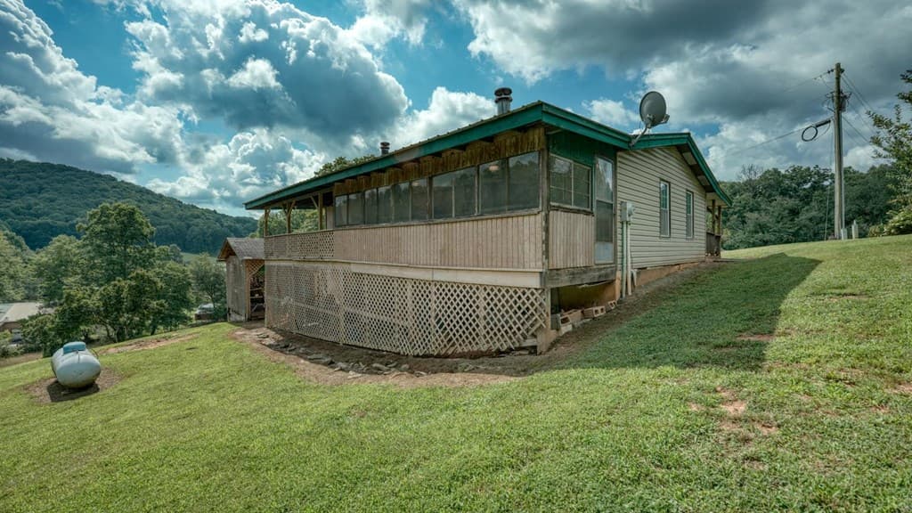389 Nelson Circle, Blairsville GA 30512 - Photo