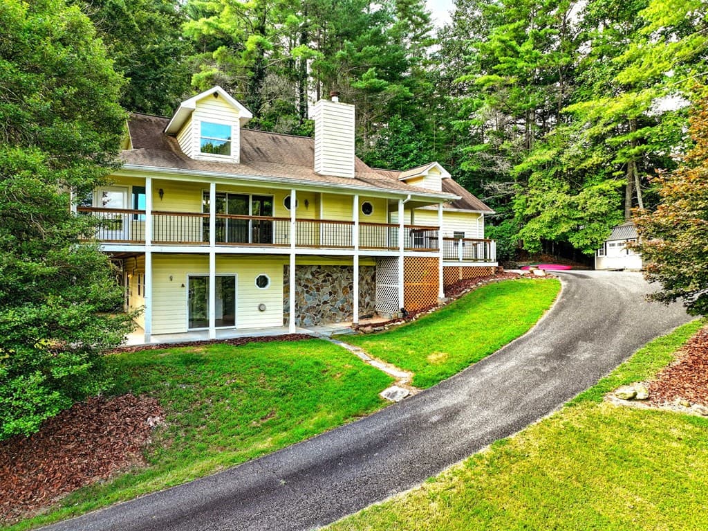 27 Twin Brook Drive, Blairsville GA 30512 - Photo
