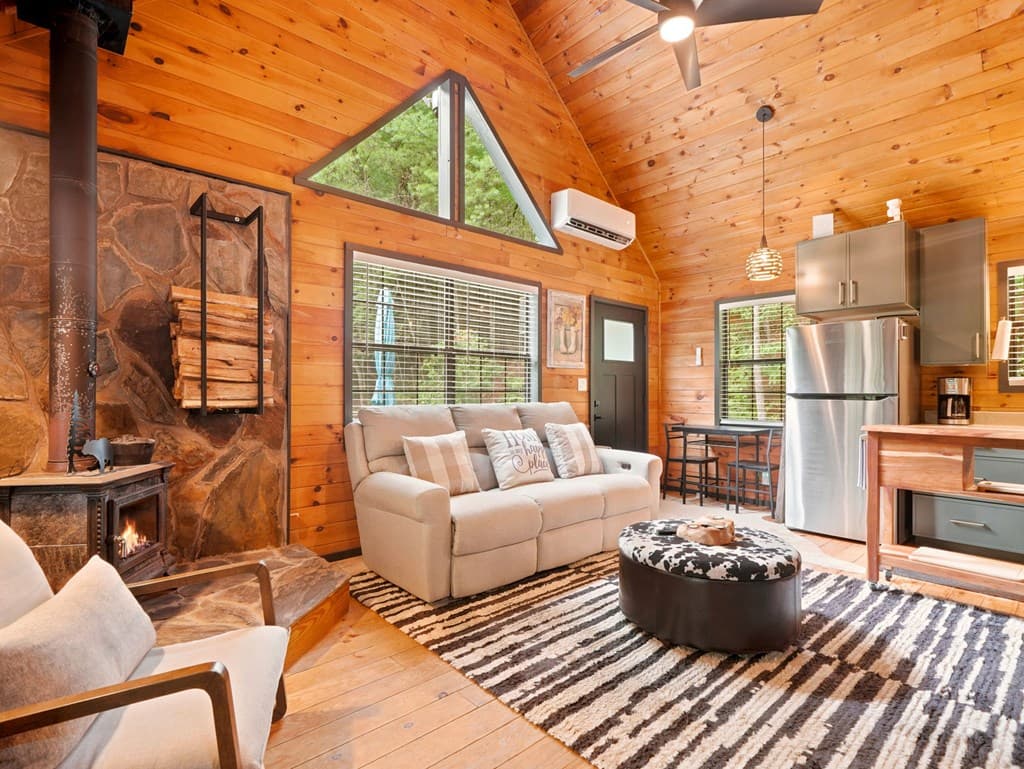 220 Oak Loop, Mineral Bluff GA 30559 - Photo