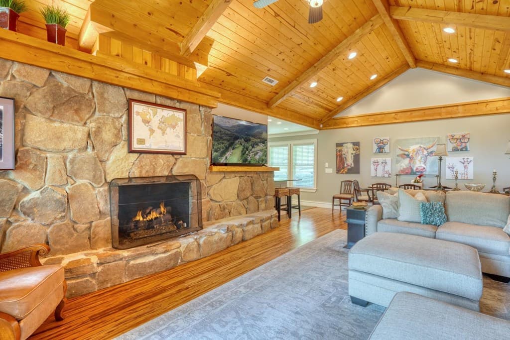 228 Country Club Drive, Clayton GA 30525 - Photo