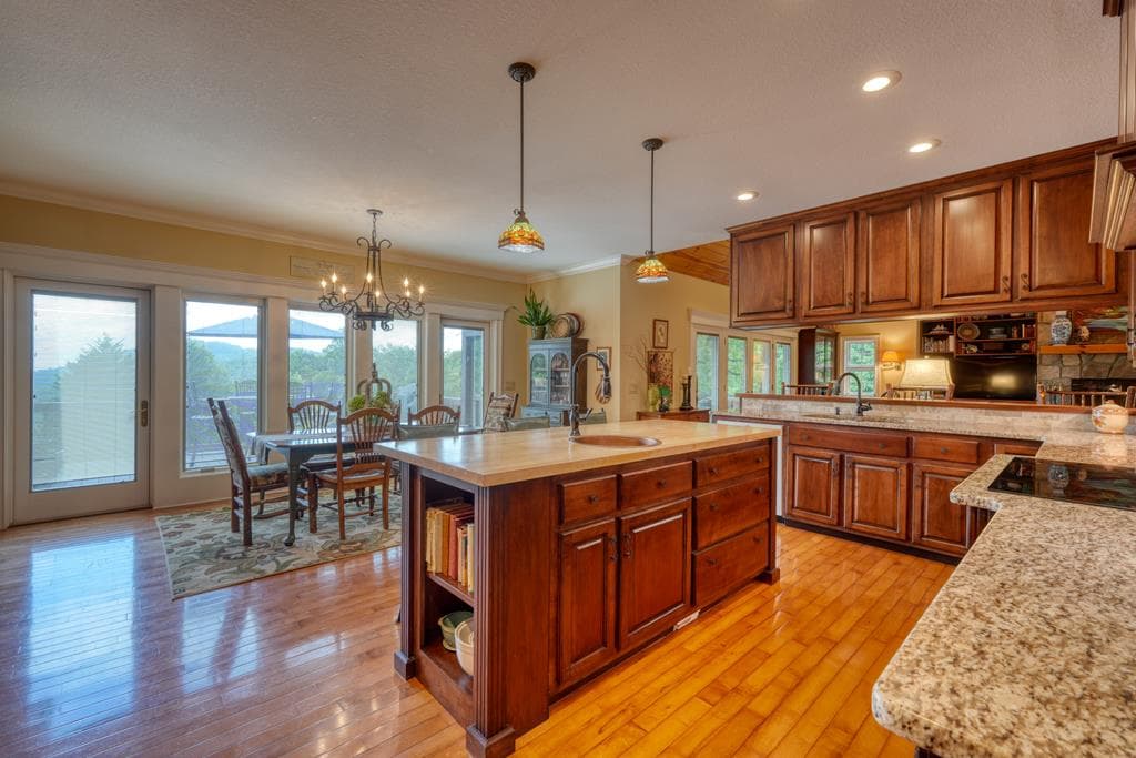 238 Meadowbrook Drive, Hayesville NC 28904 - Photo