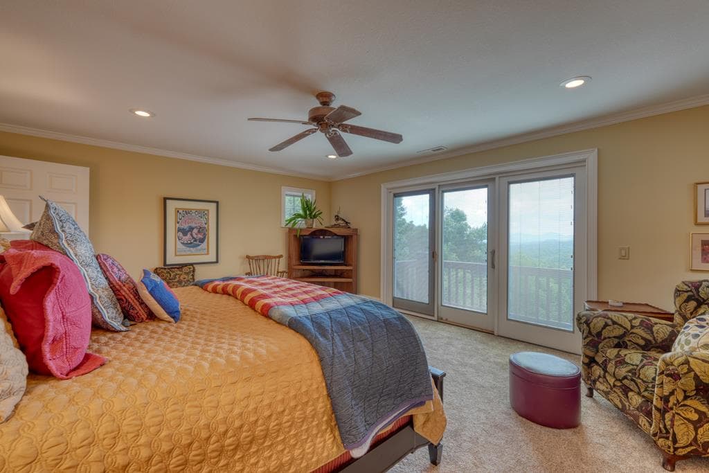 238 Meadowbrook Drive, Hayesville NC 28904 - Photo