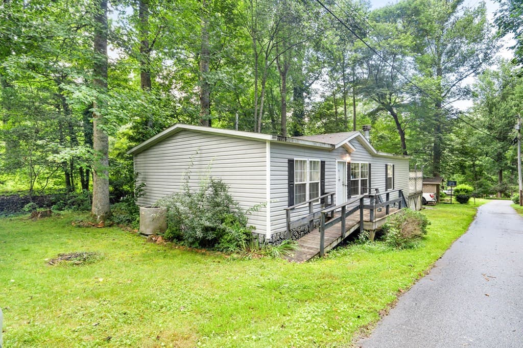 108 Leisure Woods Lane, Hiawassee GA 30546 - Photo