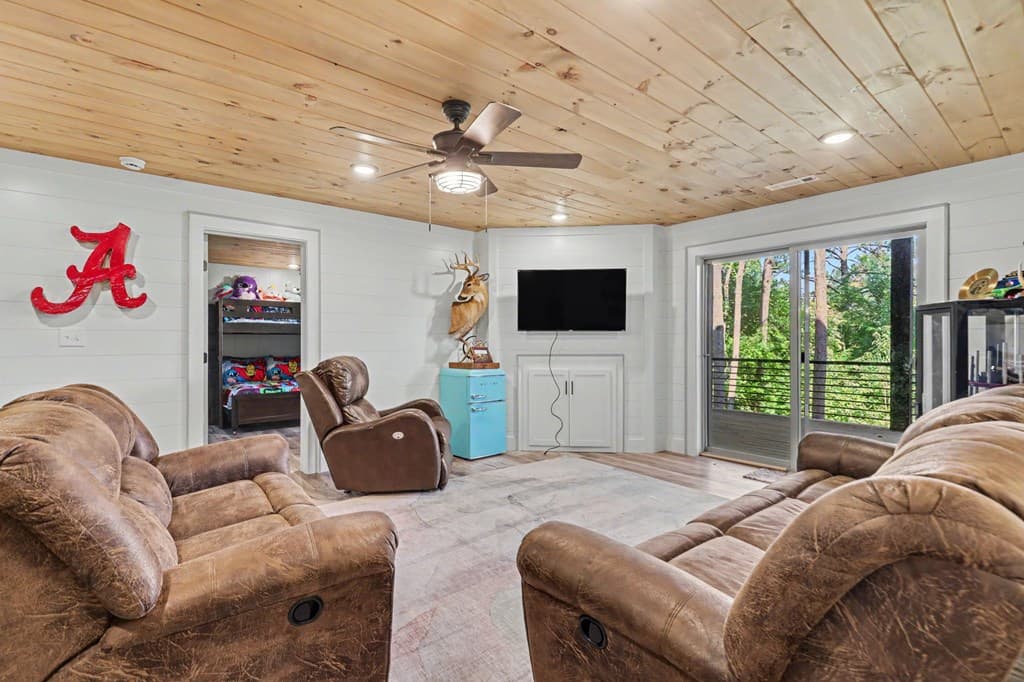 240 Pink Pig Lane, Cherry Log GA 30522 - Photo