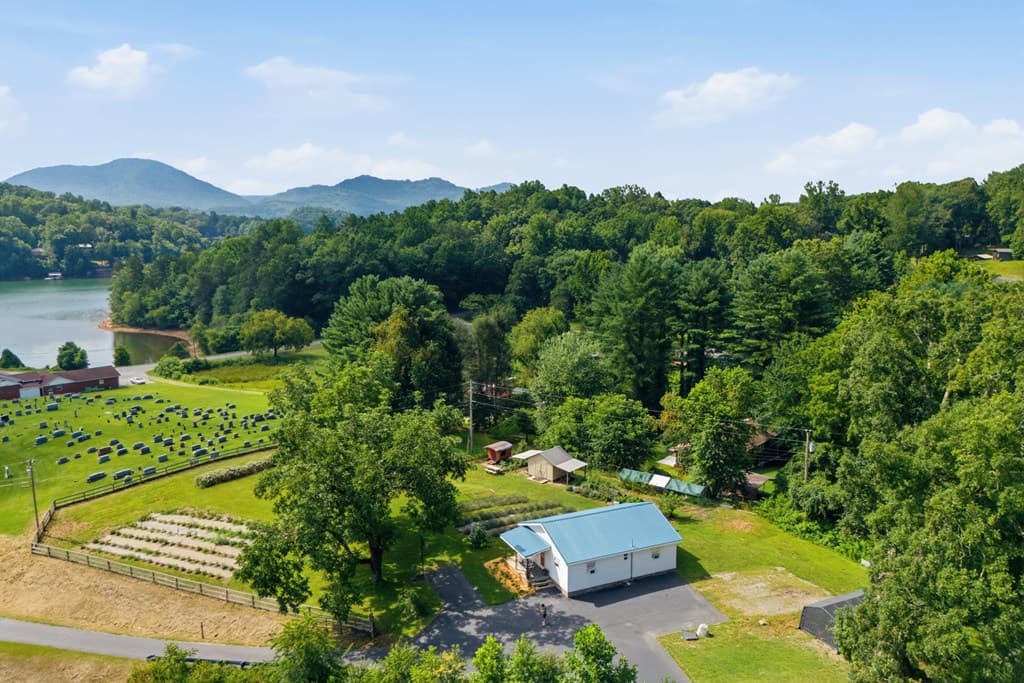 6 Ledford Chapel Road, Hayesville NC 28904 - Photo