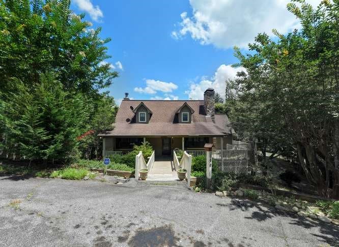 100 Sourwood Lane, Hayesville NC 28904 - Photo