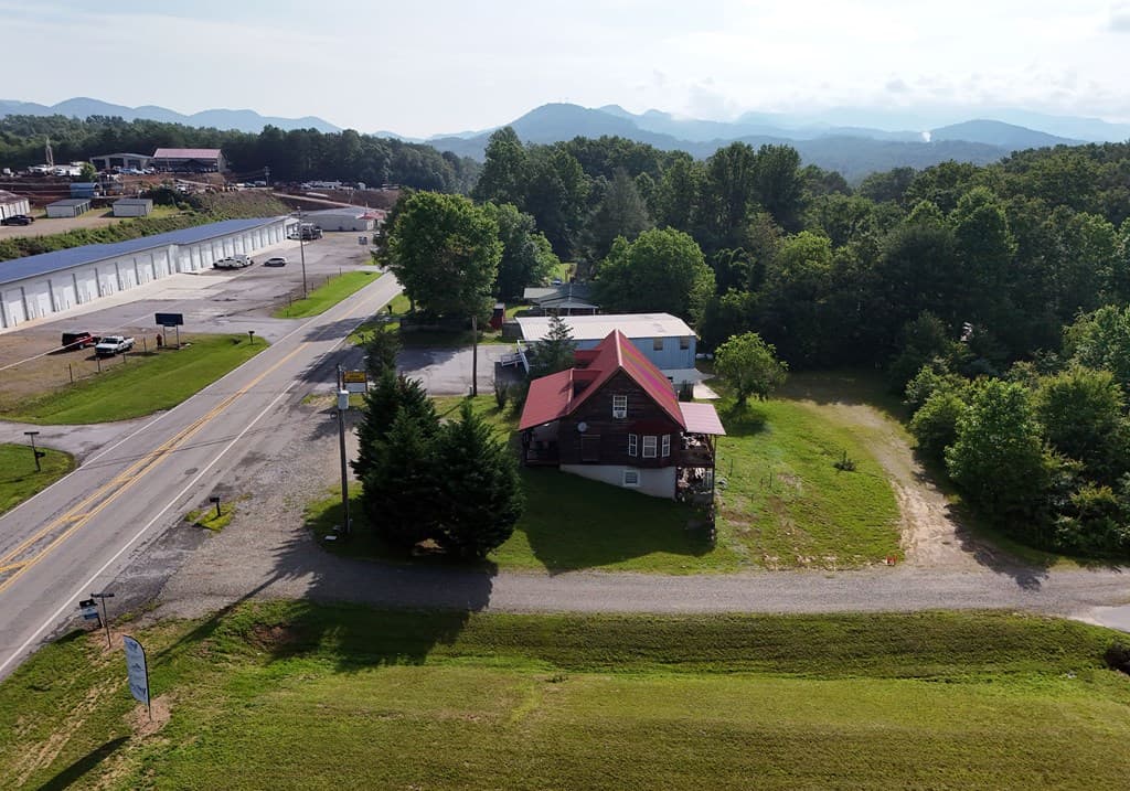 1609 Blue Ridge Hwy, Blairsville GA 30512 - Photo