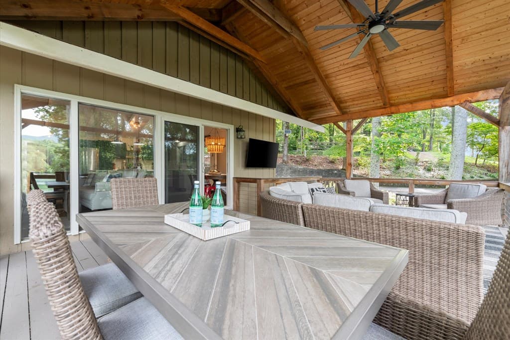 3755 Woods Creek Drive, Young Harris GA 30582 - Photo