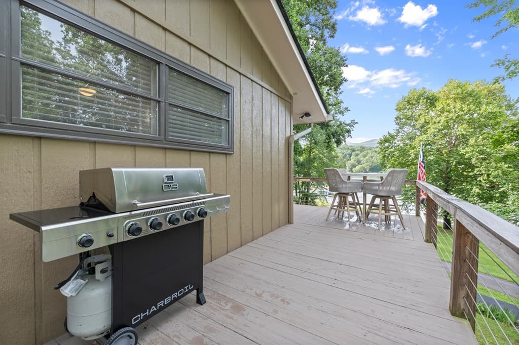 3755 Woods Creek Drive, Young Harris GA 30582 - Photo