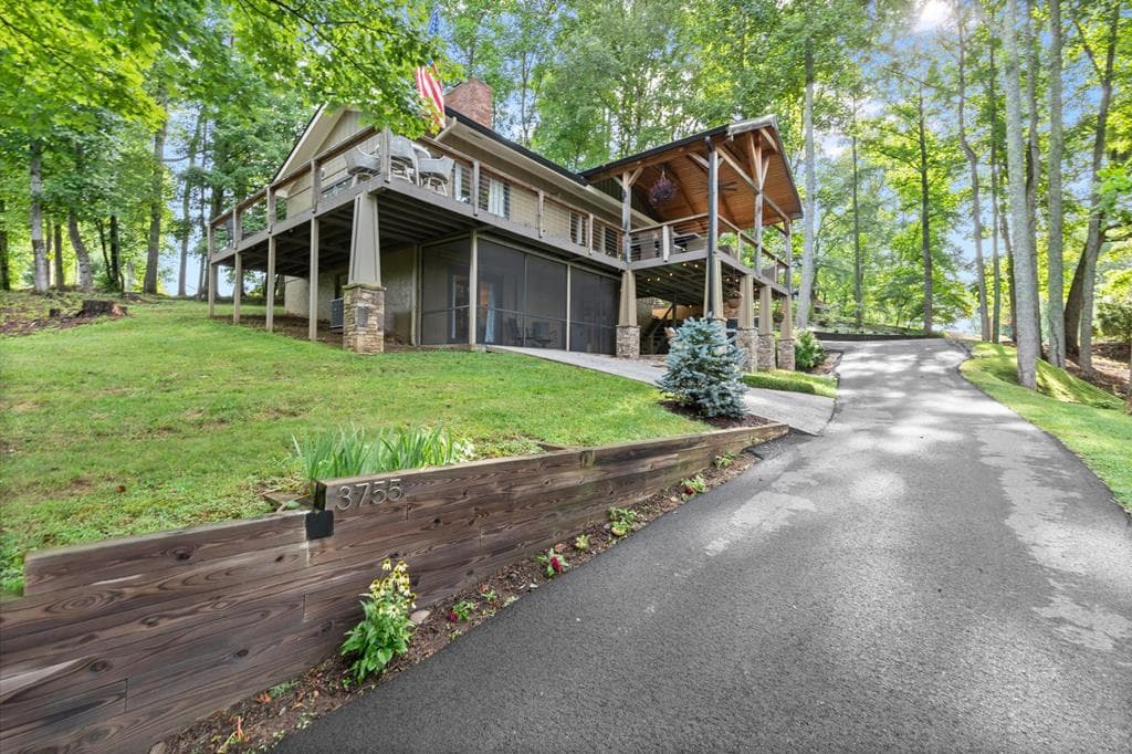 3755 Woods Creek Drive, Young Harris GA 30582 - Photo