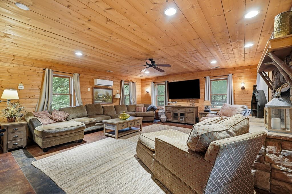550 Navaho Way, Ellijay GA 30540 - Photo
