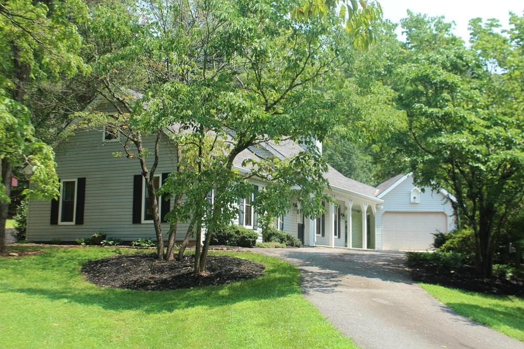 203 Deerbrook Drive, Hayesville NC 28904 - Primary photo