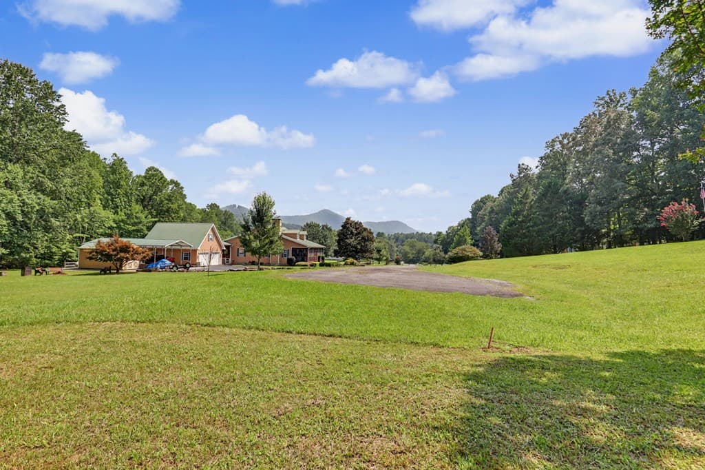 2360 Robin Hood Trail, Hiawassee GA 30546 - Photo