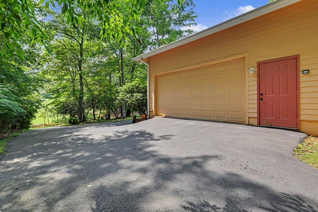2360 Robin Hood Trail, Hiawassee GA 30546 - Photo