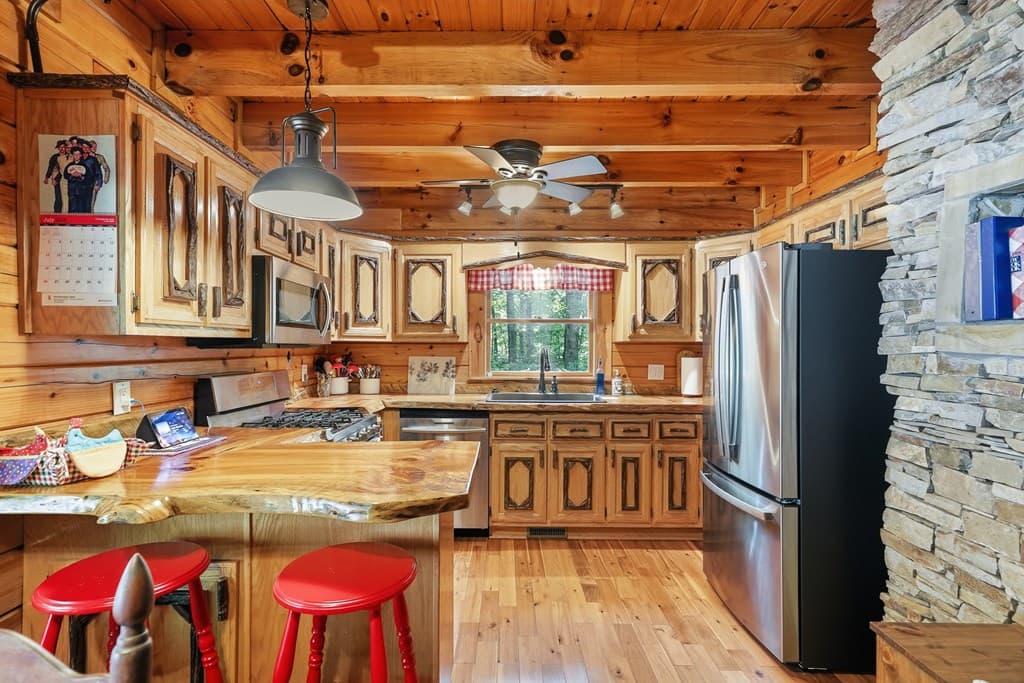 24 Indian Lake Road, Mineral Bluff GA 30559 - Photo