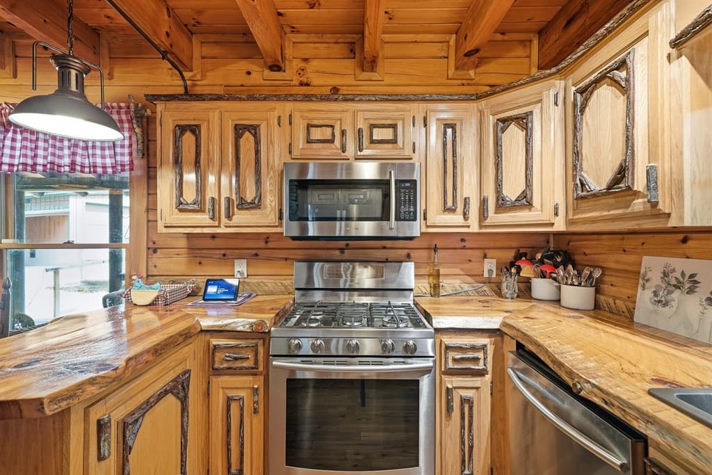 24 Indian Lake Road, Mineral Bluff GA 30559 - Photo